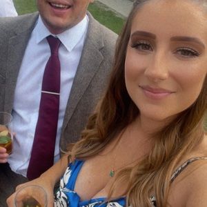 Meet your Posher, Hallie